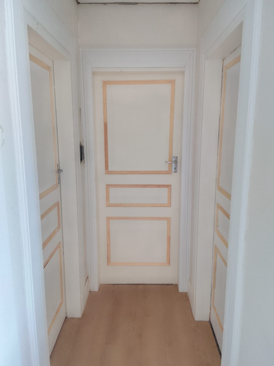 Door installation detail